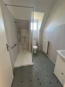 9 salle deau wc - A VENDRE MAISON A HANVEC (29460)