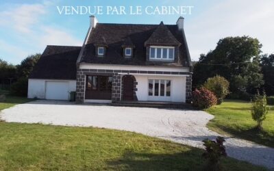 facade et jardin - Avocat mandataire en transactions immobilières MAISON A HANVEC (29460) – VENDUE PAR LE CABINET